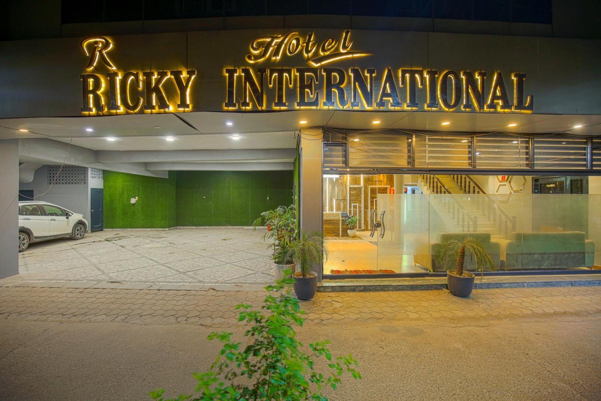 Hotel Ricky By Sahibs Group Amritsar Exterior photo