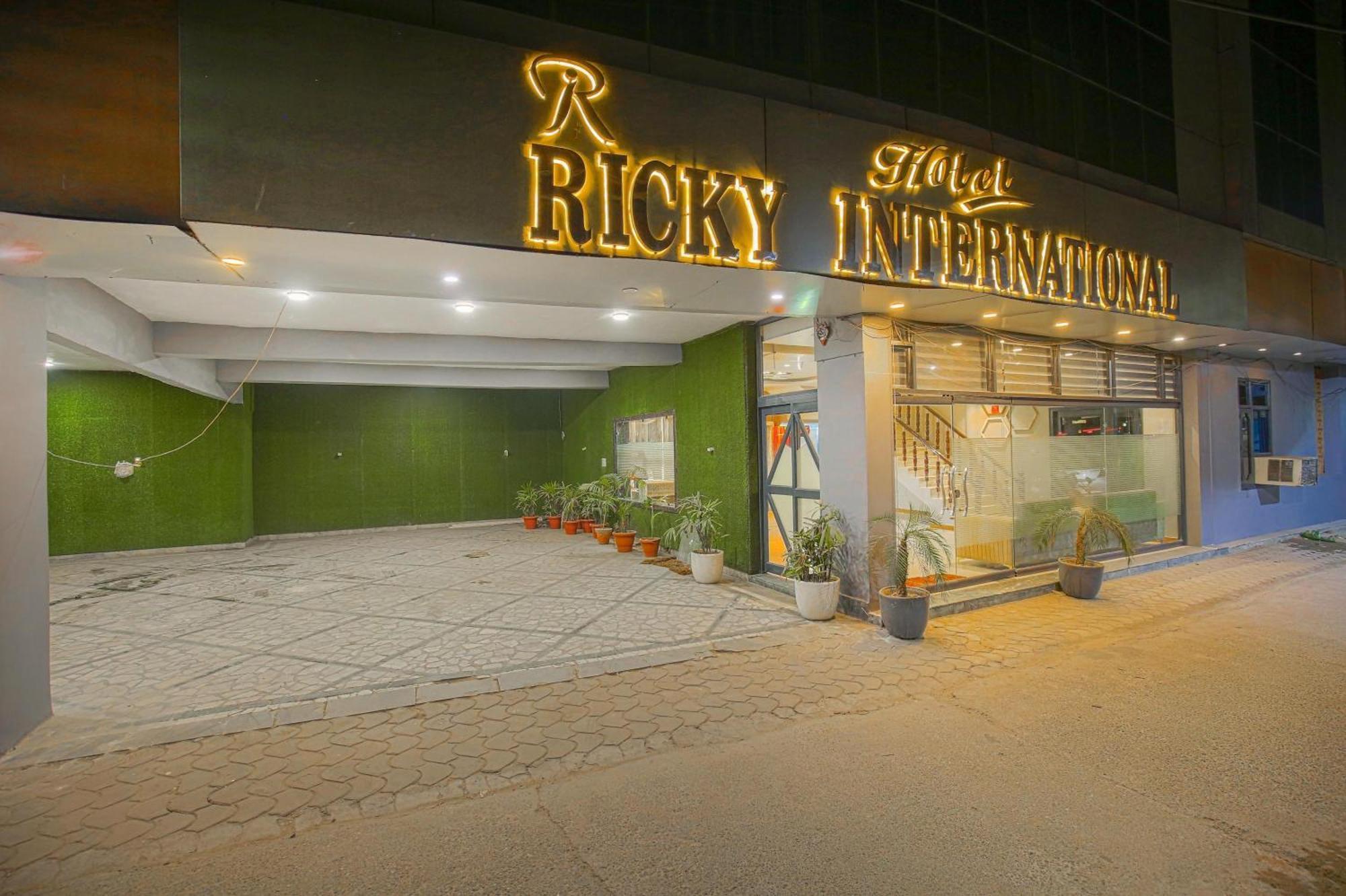 Hotel Ricky By Sahibs Group Amritsar Exterior photo